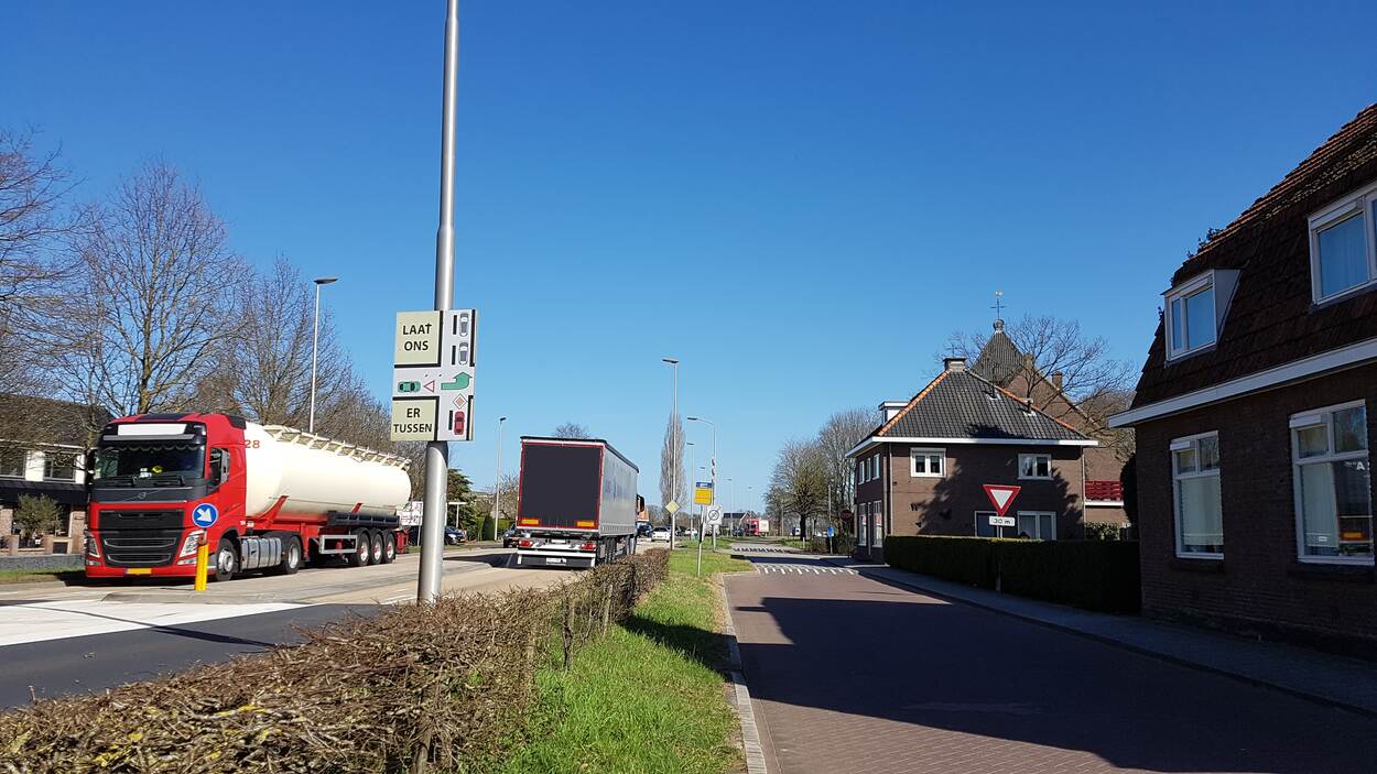 Decoratieve foto van de weg N35 tussen Wijthmen en Nijverdal